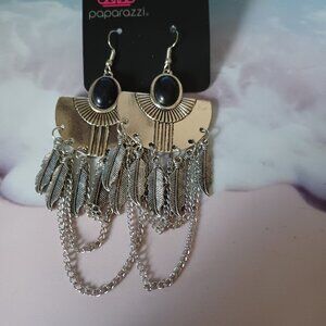 NWT PAPARAZZI FRINGE ME NOT EARRINGS